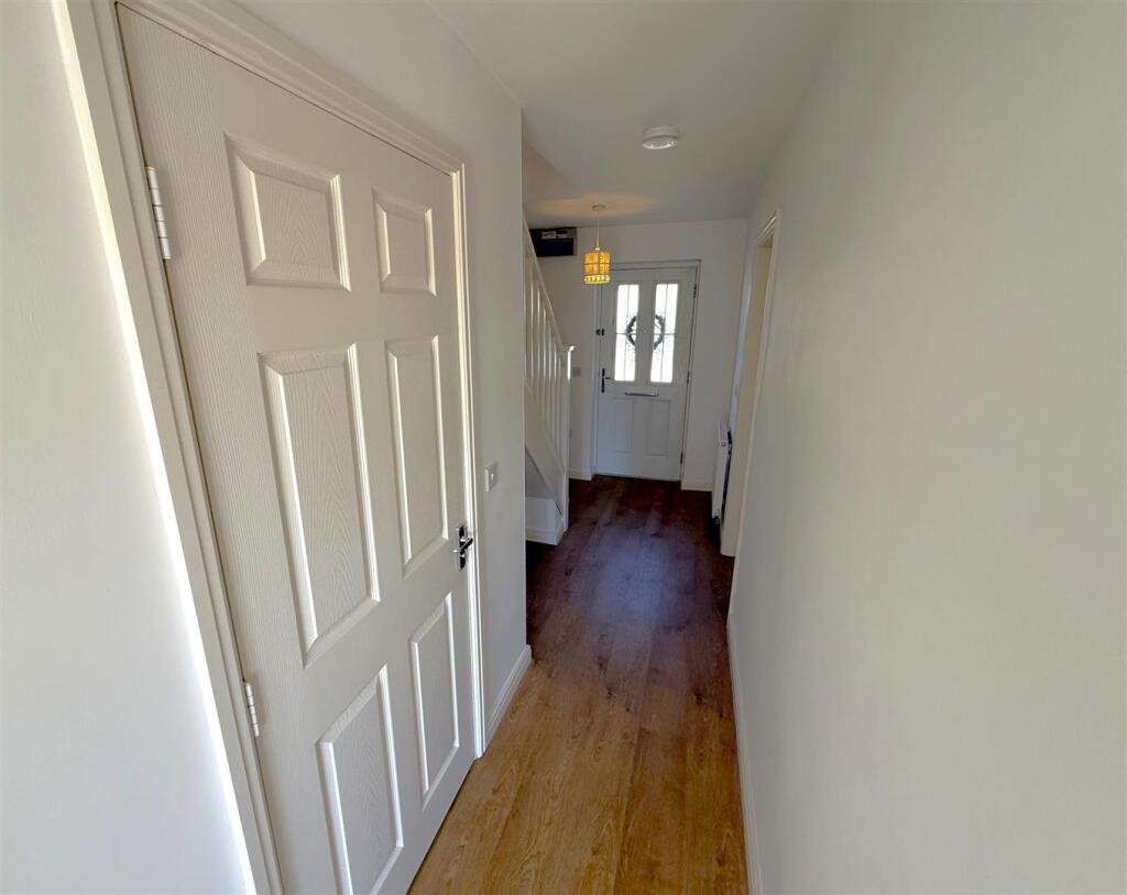 Entrance Hall..JPG