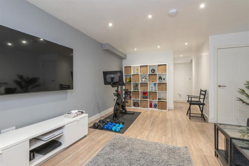 Cinema/Games Room/Home Gym