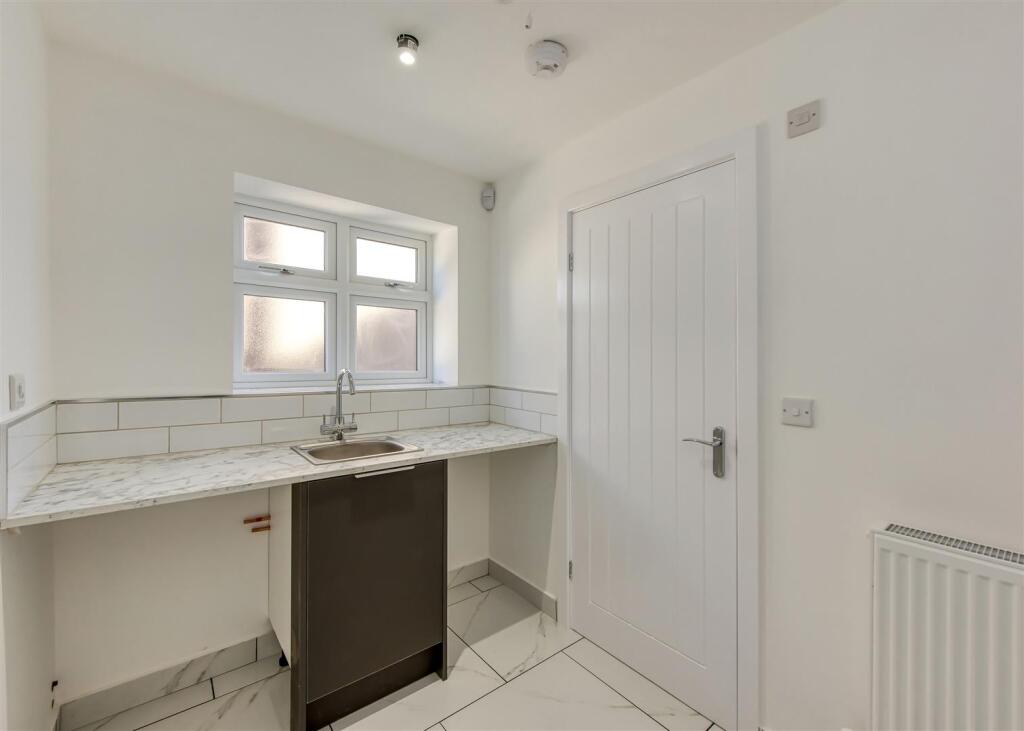 3 Yew Tree Lane-laundry.jpg