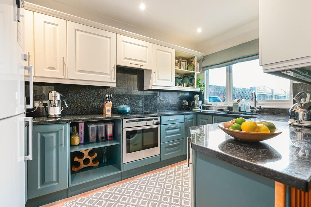 69-robins-grove-c...