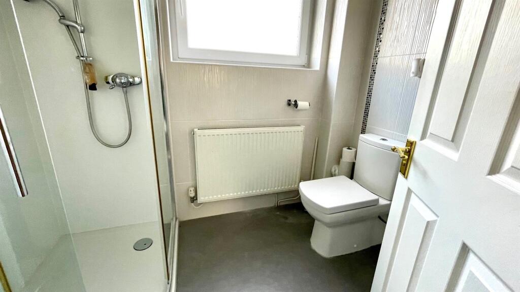 TILED 3 PIECE SHOWER ROOM