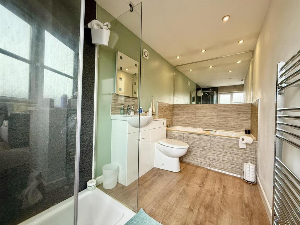 Ensuite.jpg