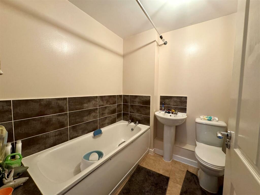 Bathroom.jpg