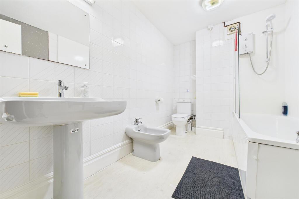 Flat 2, 21 Tyndalls Park Road, Clifton, Bristol BS