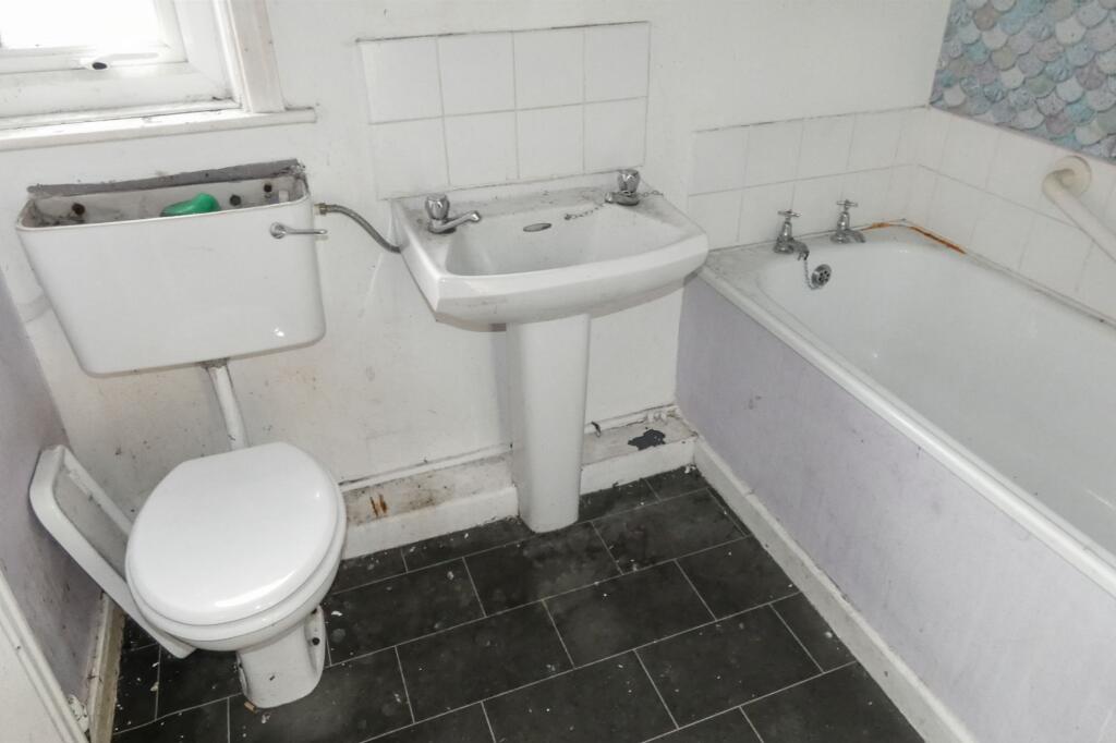 Flat 2, 14 Hutt Street, Hull, East Yorkshire, HU3 1QL