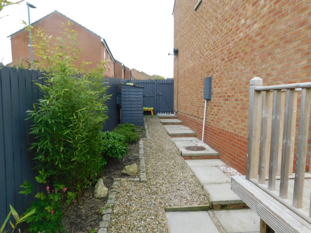 SIDE GARDEN