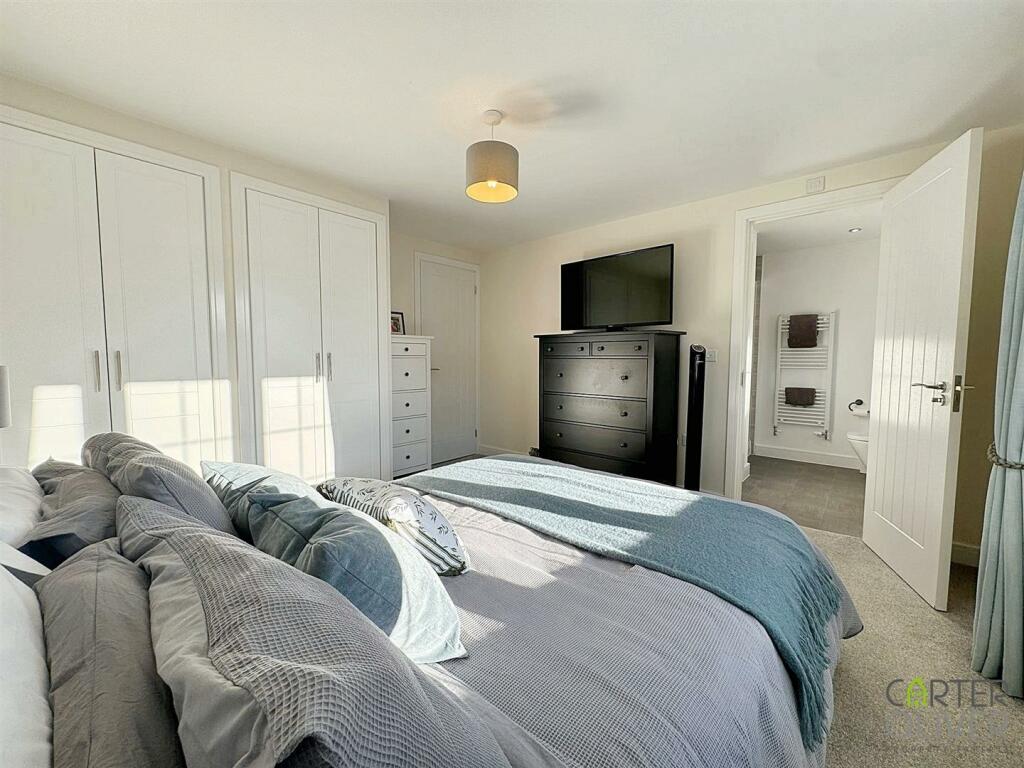 BEDROOM 1 (FRONT)