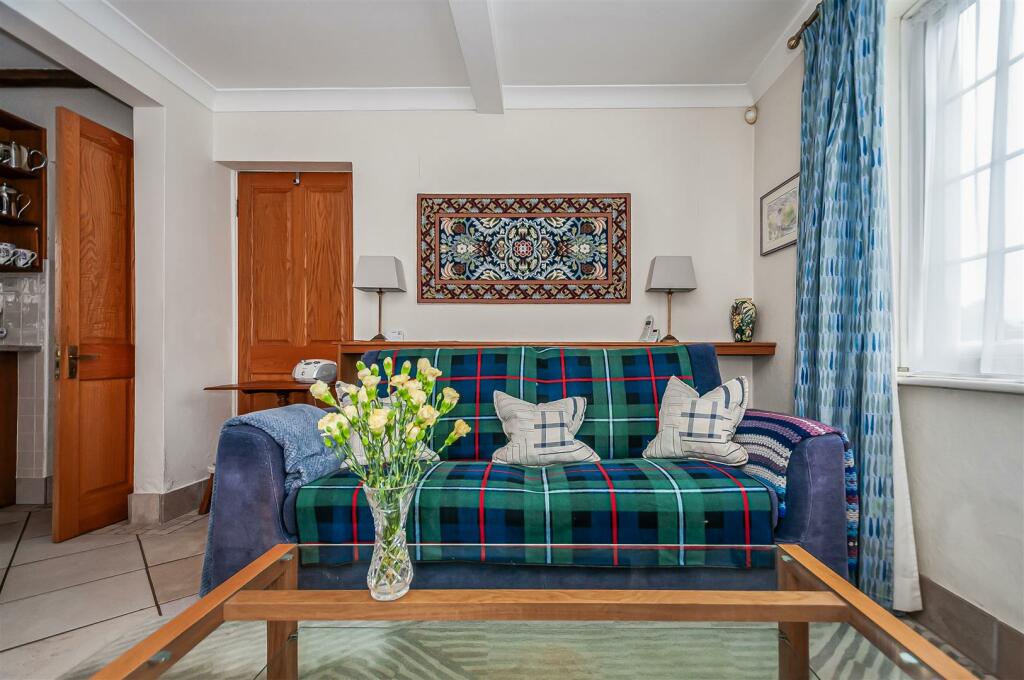 SITTING ROOM