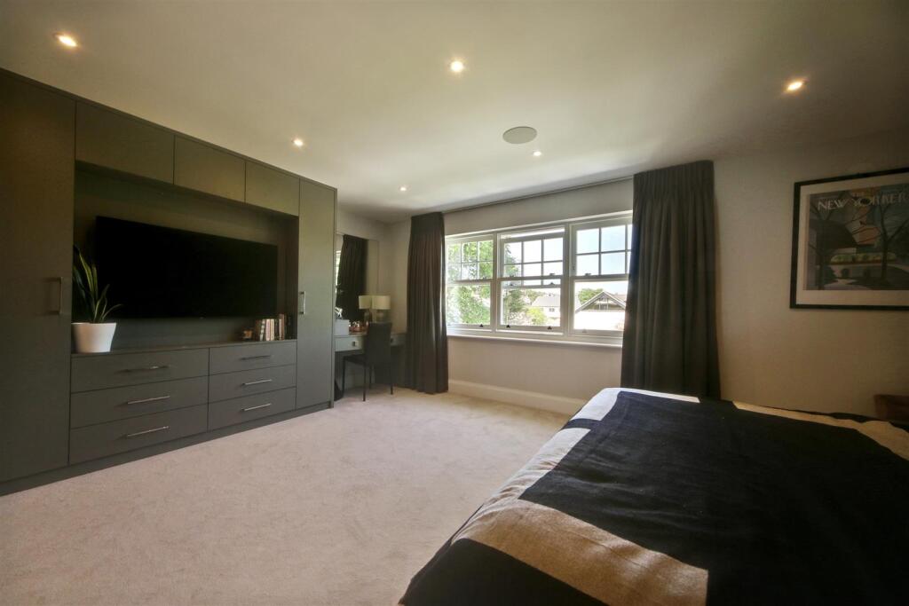 bed 1.jpg