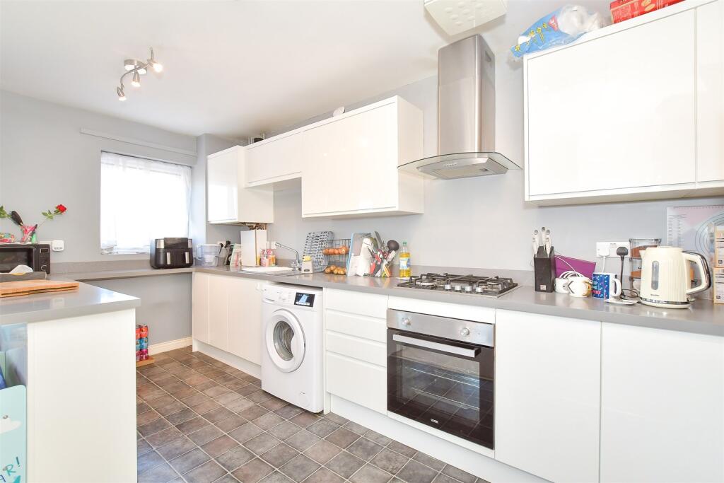 Lounge/ Kitchen