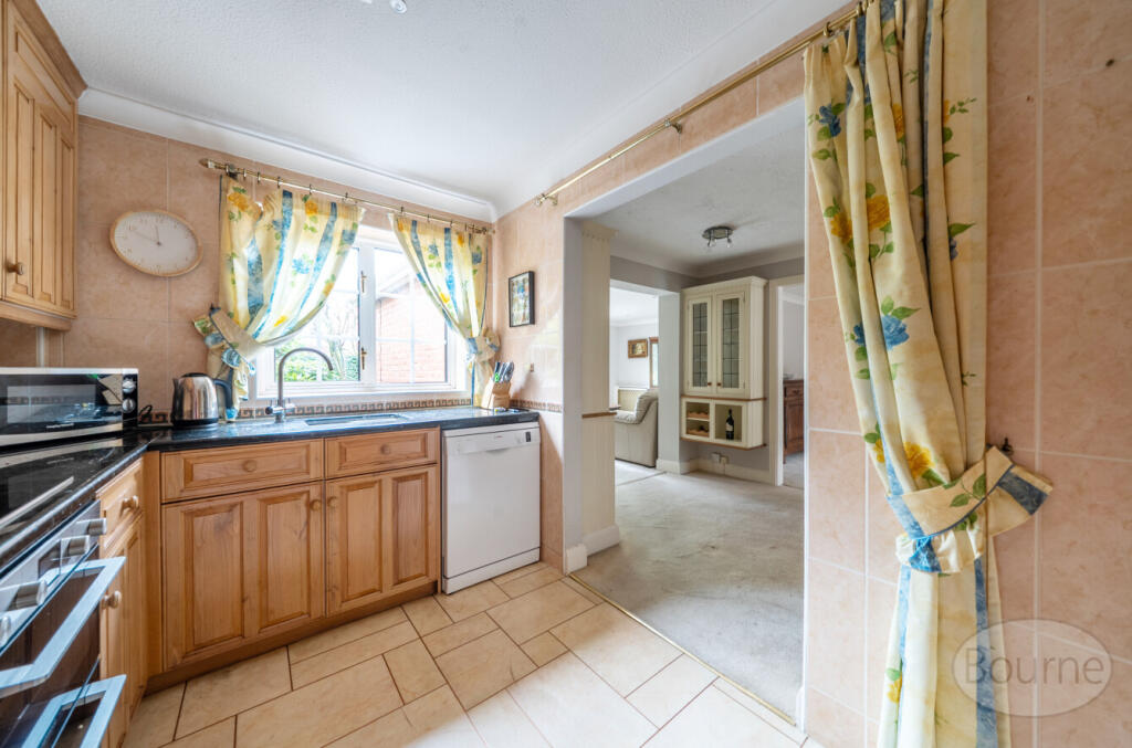 9b880b9c-bc00-4c8...