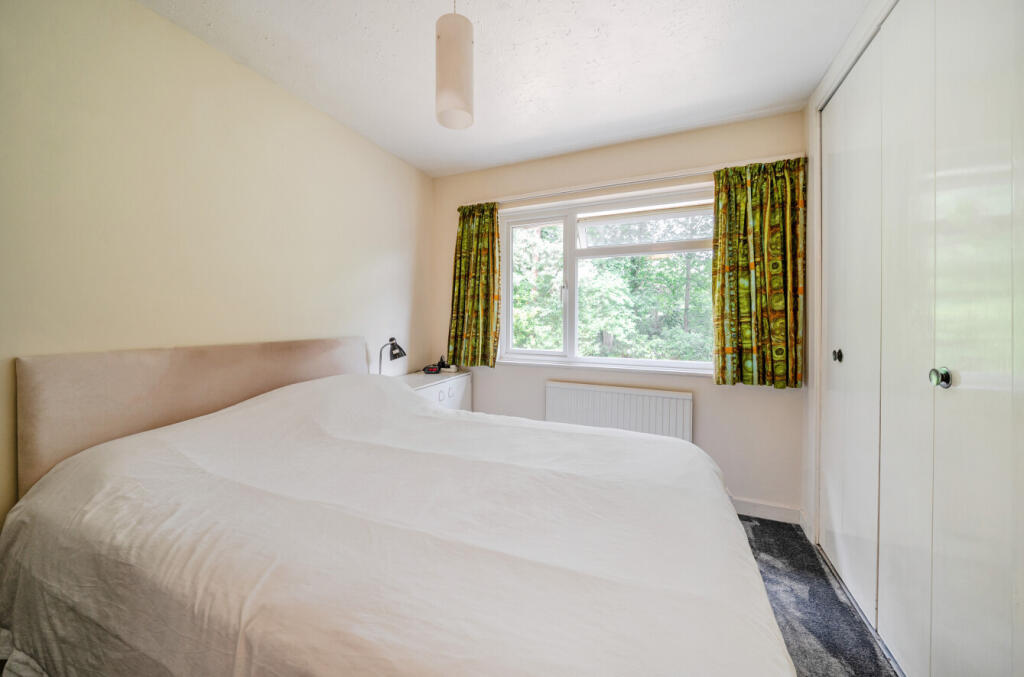 1329054-7-6880c0b...