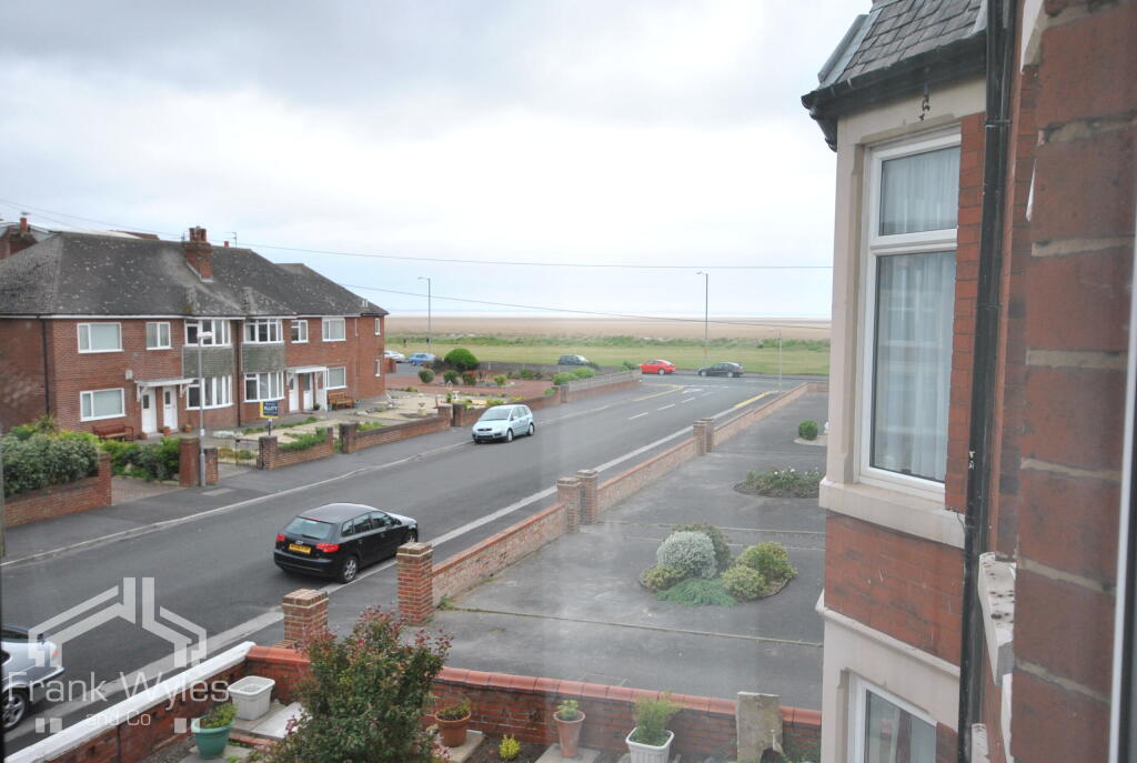 Flat 2, 34 Riley Avenue 006