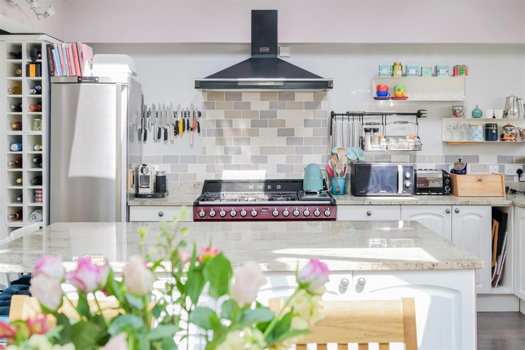 LOWER HILL ROAD (2).jpg