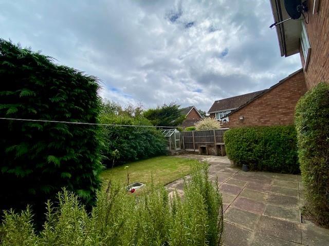 30 Kevins Grove garden 4.jpg