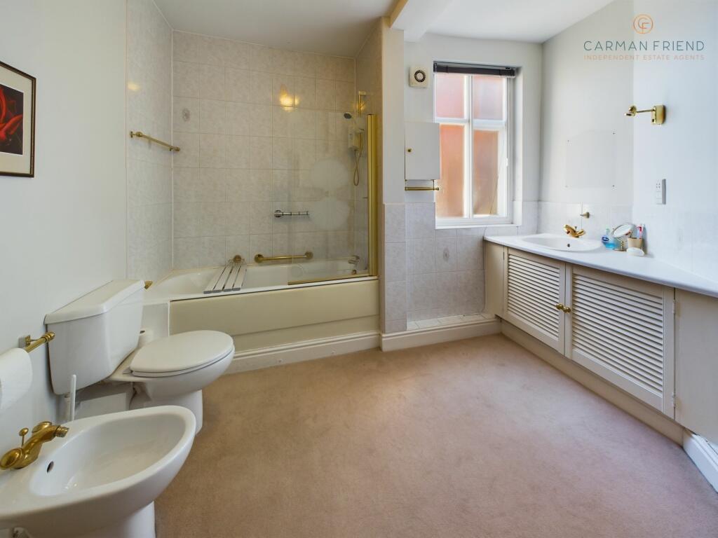 First Floor Bathroom