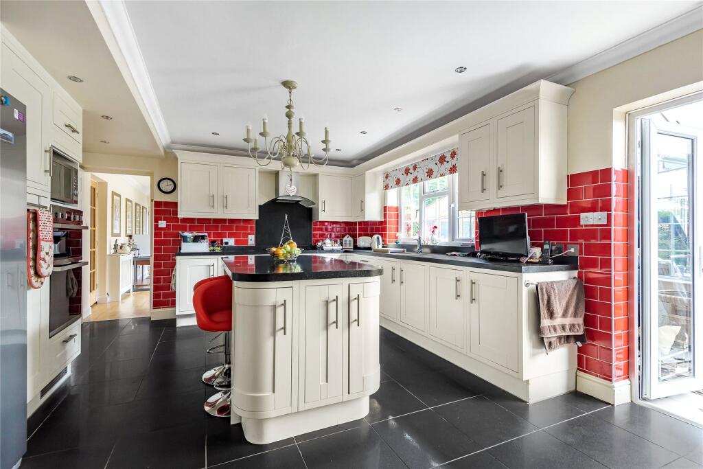 Kitchen/Breakfast Rm