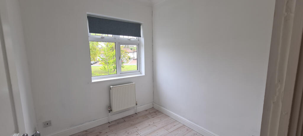 FRONT BEDROOM