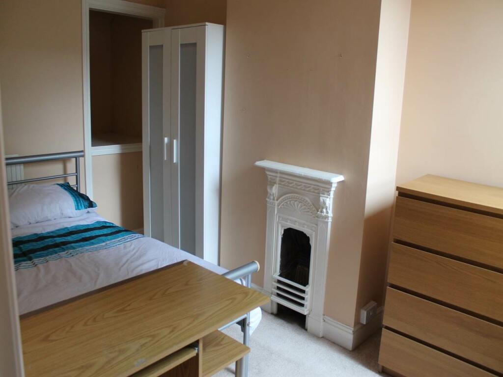 Rear bedroom