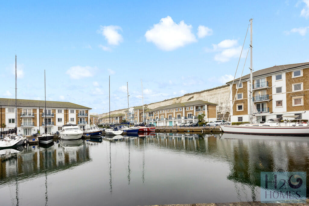 Hamilton Court_13...