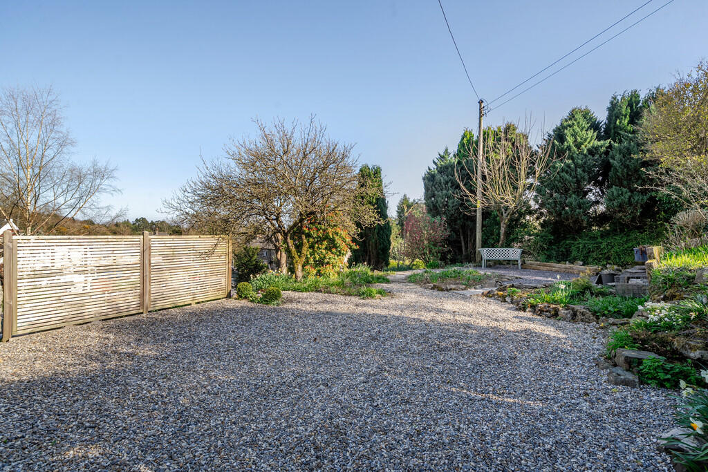 Parking and Garde...