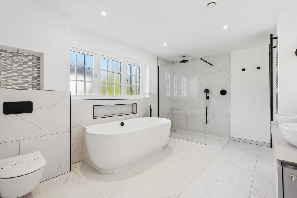 master en suite.jpeg