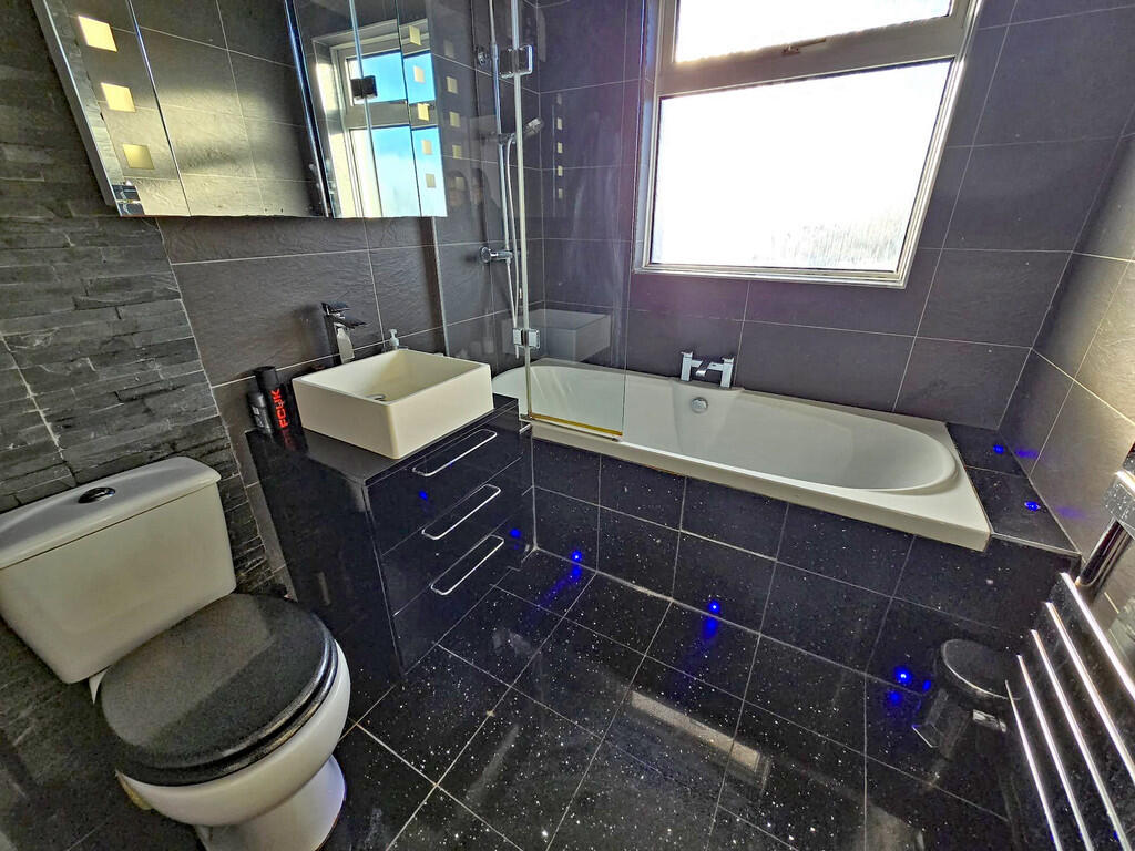 Bathroom (3)