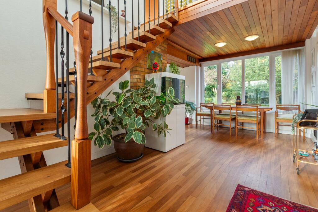Hall/Dining Area