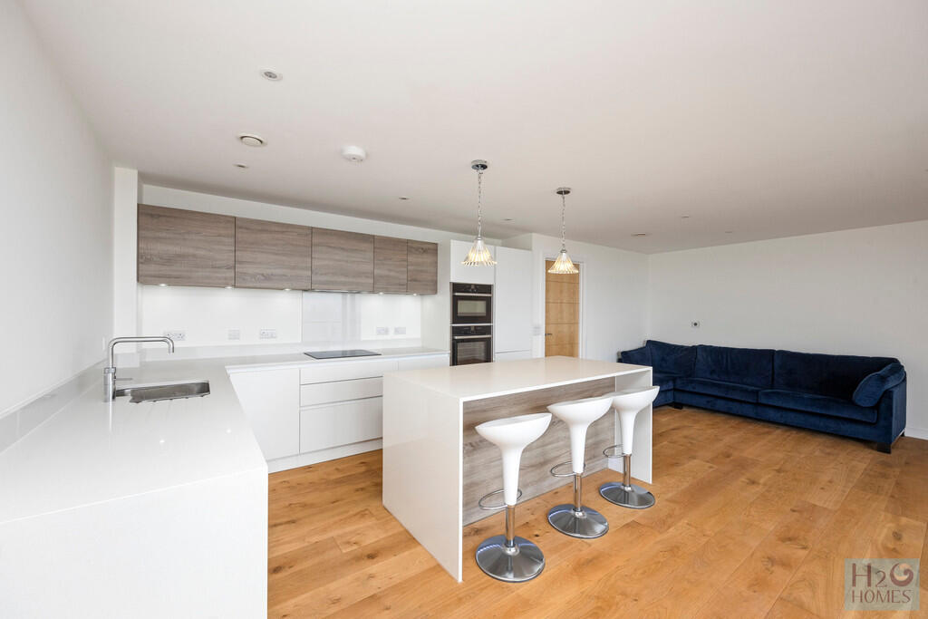 Kingsway 191, fla...