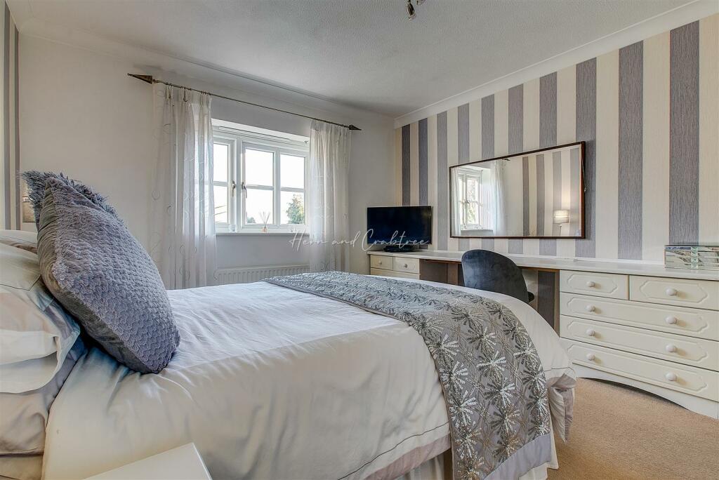 Ragnall Close, Thornhill, HernCrabtree (8).jpg