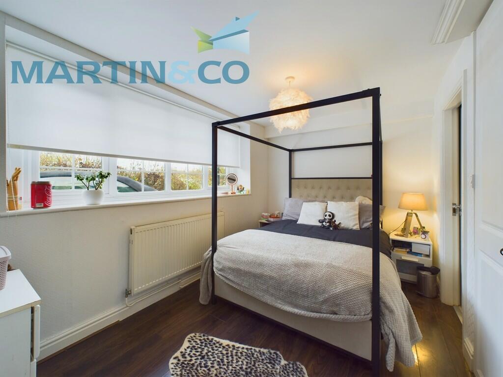 CAM01870G0-PR0143...