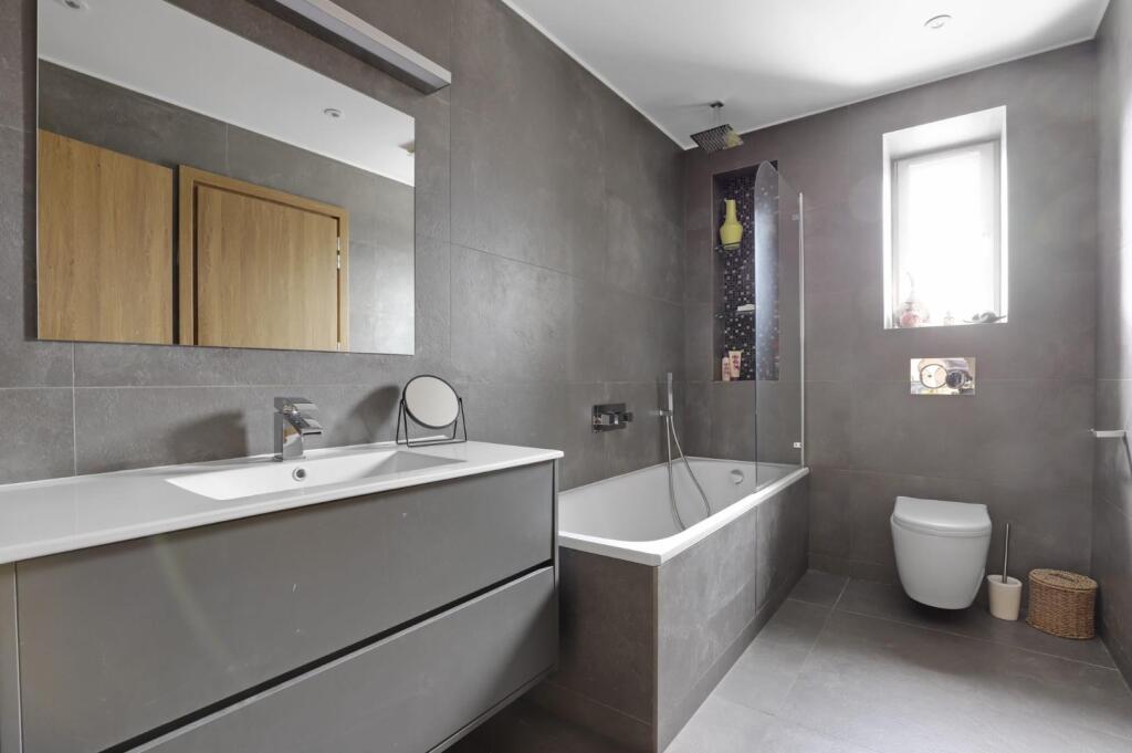 04-92f6JHPropWpen - Flat 5, 25 Samos Road - 10.jpg