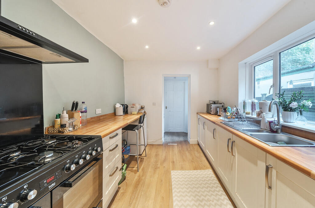 1314322-6-685c306...