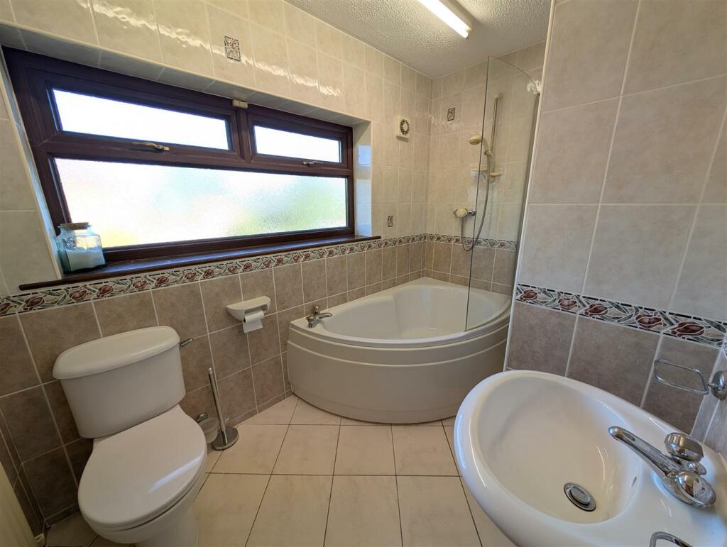 Bathroom/W,C