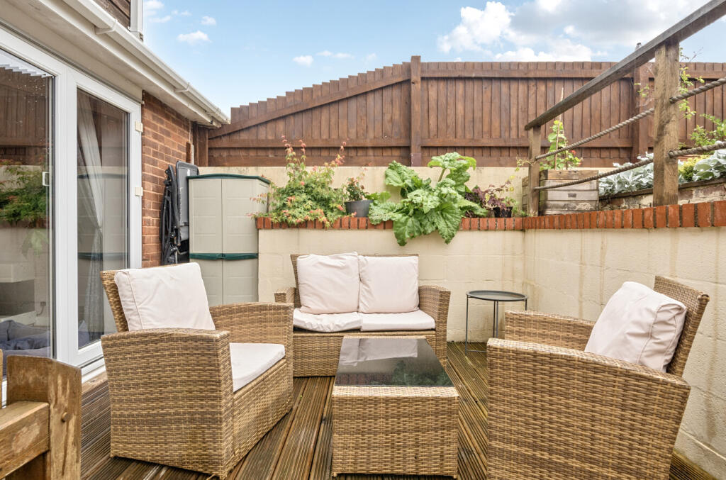 1304270-1-6841c7c...