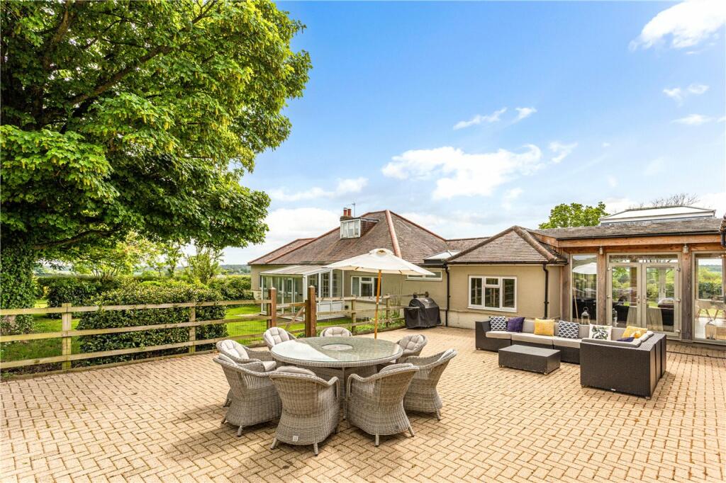 Courtyard/Rear