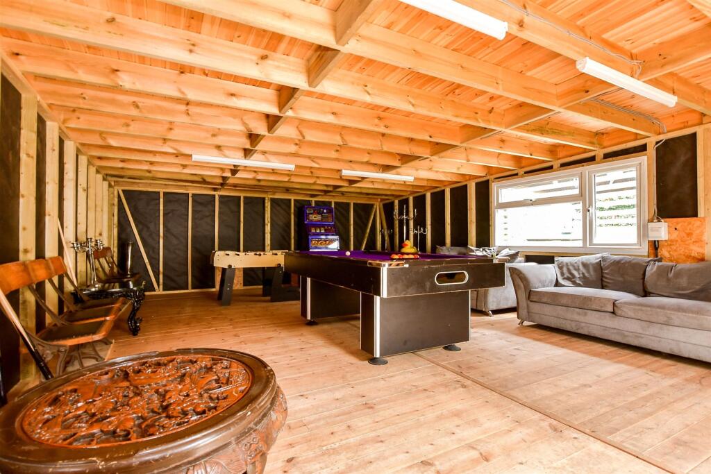 Workshop/Outbuildings