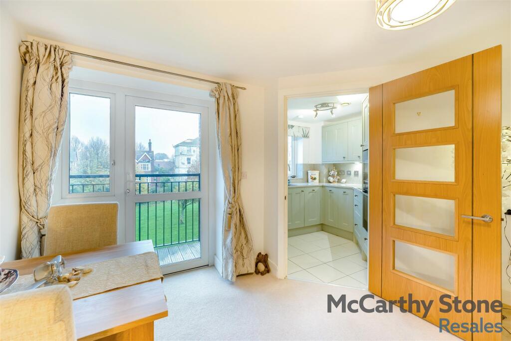8670696-interior03.jpg