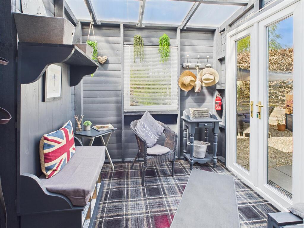 ENTRANCE PORCH