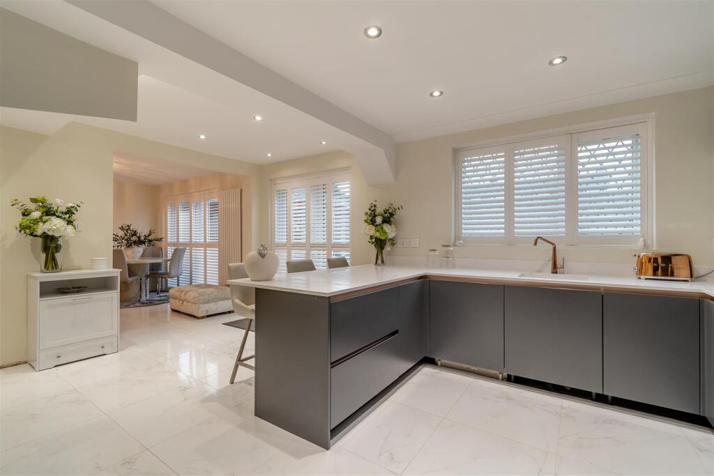 8635616-interior20.jpg