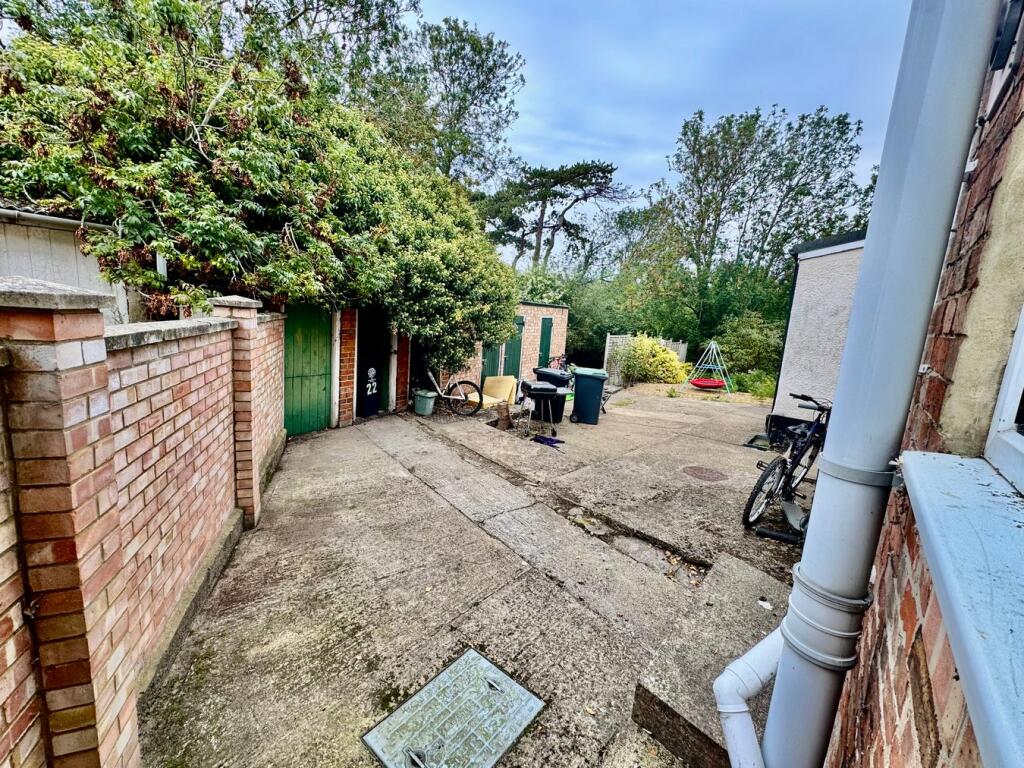 Shared Rear Garden