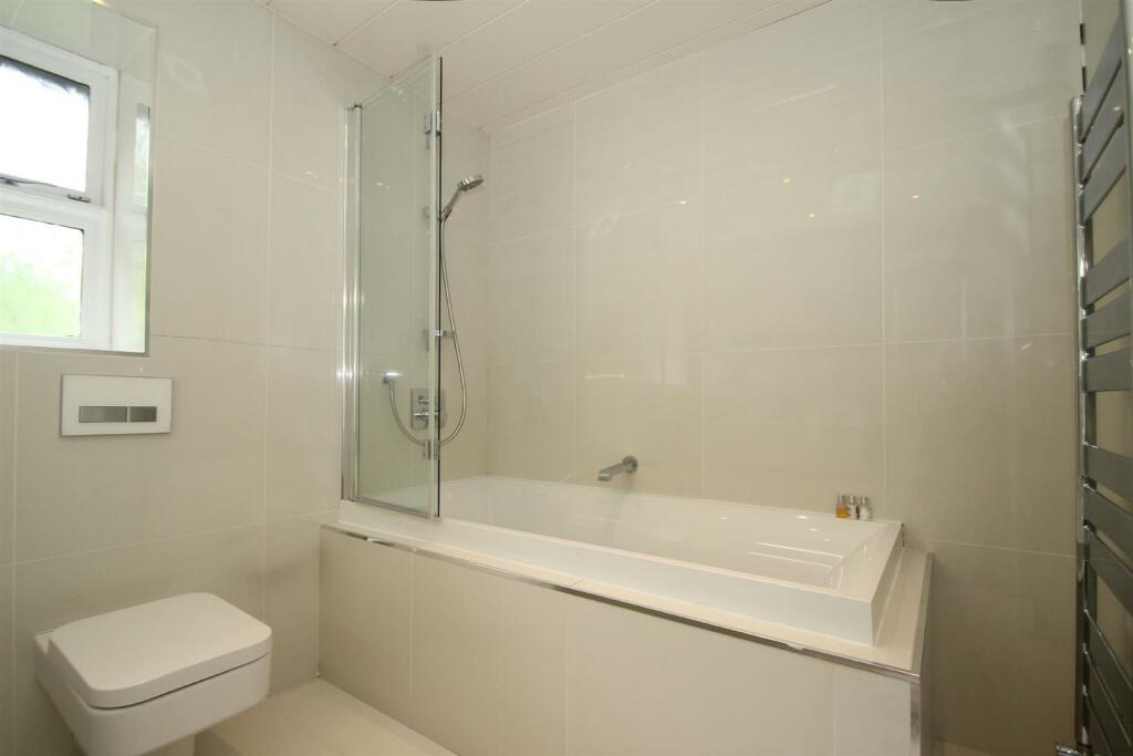 Bathroom Aspect 2