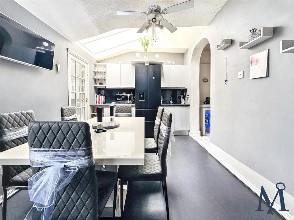 Open Plan Dining Room