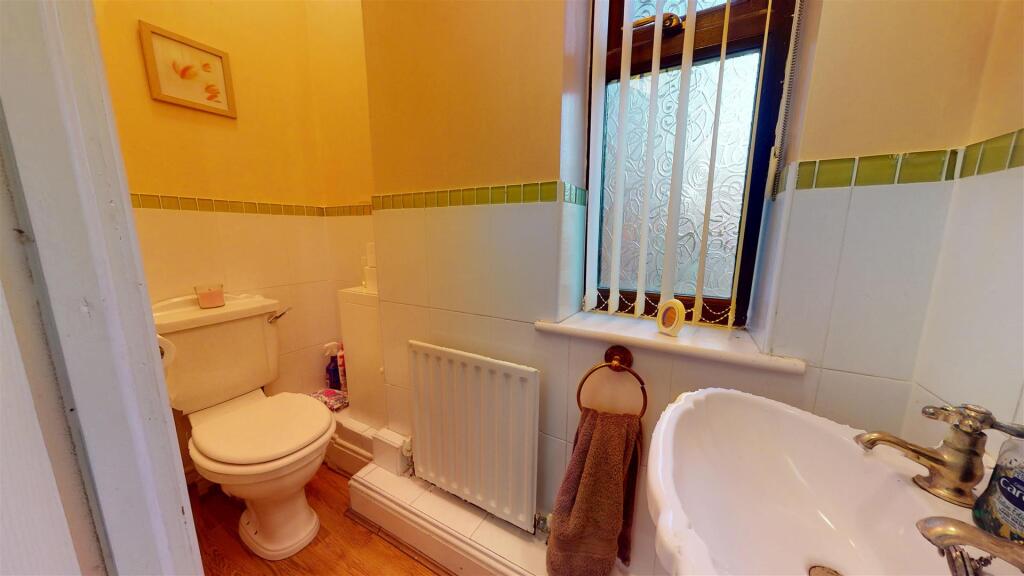 Laurel Road, Ground Floor W/C