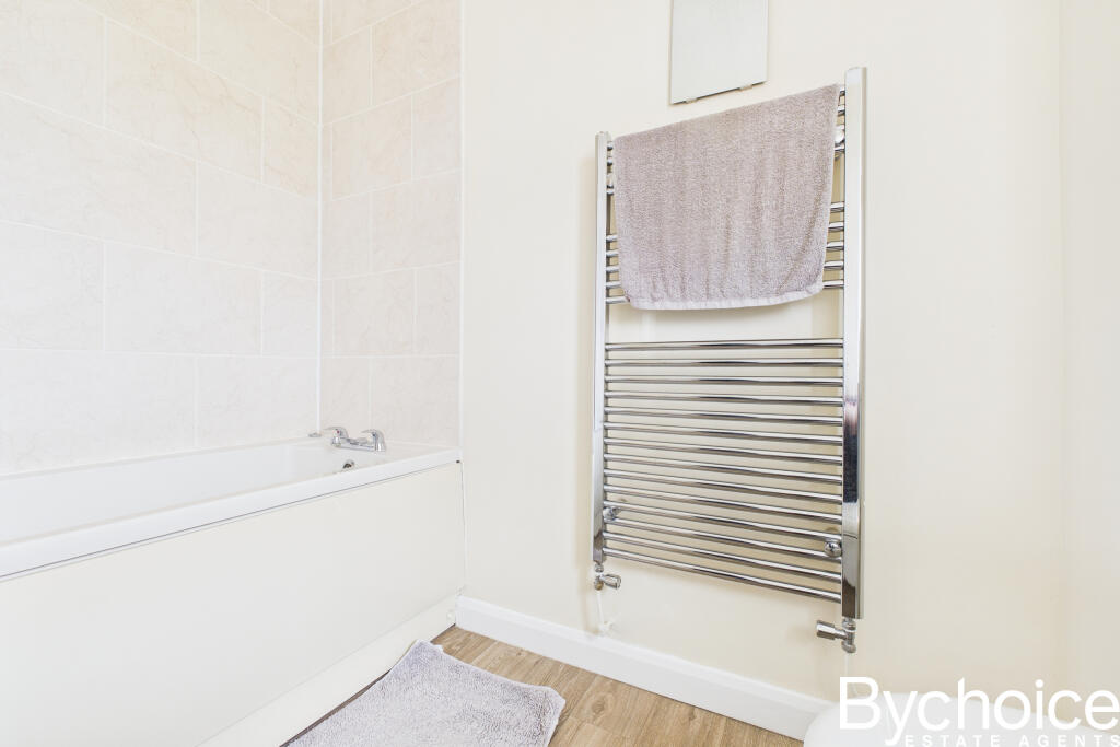 CAM05454G0-PR0053-STILL015