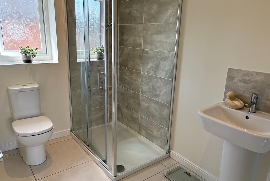 3 Clos Ensuite.jpg
