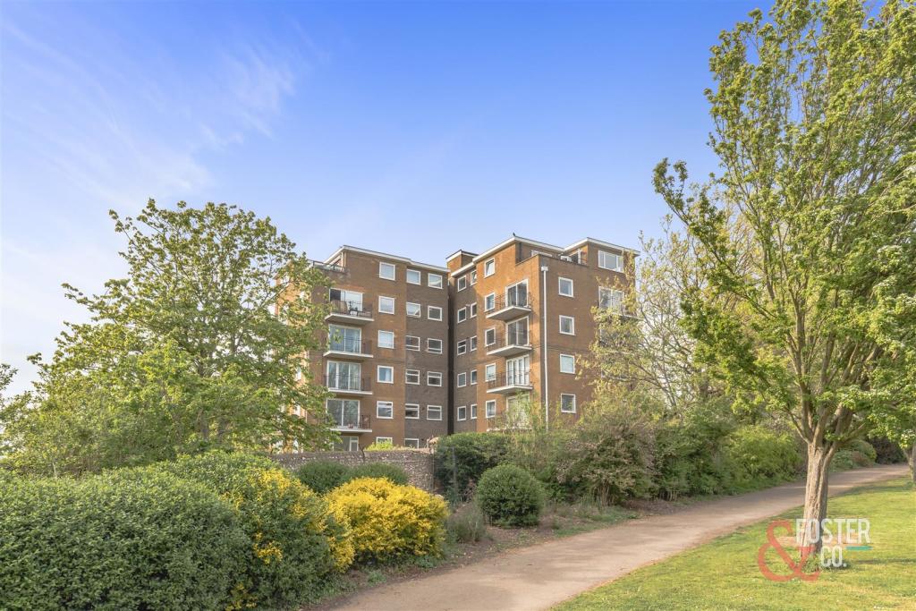 Dyke Road, Park Lodge, 40-29.JPG