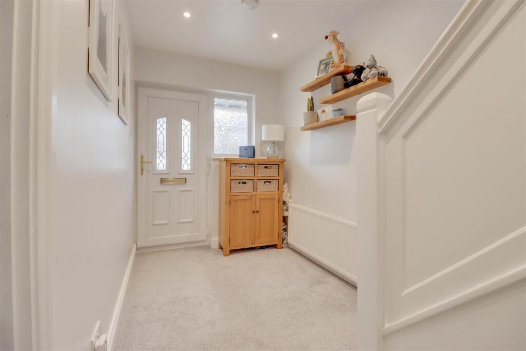 13 SANDOWN CLOSE 2025-5.jpg