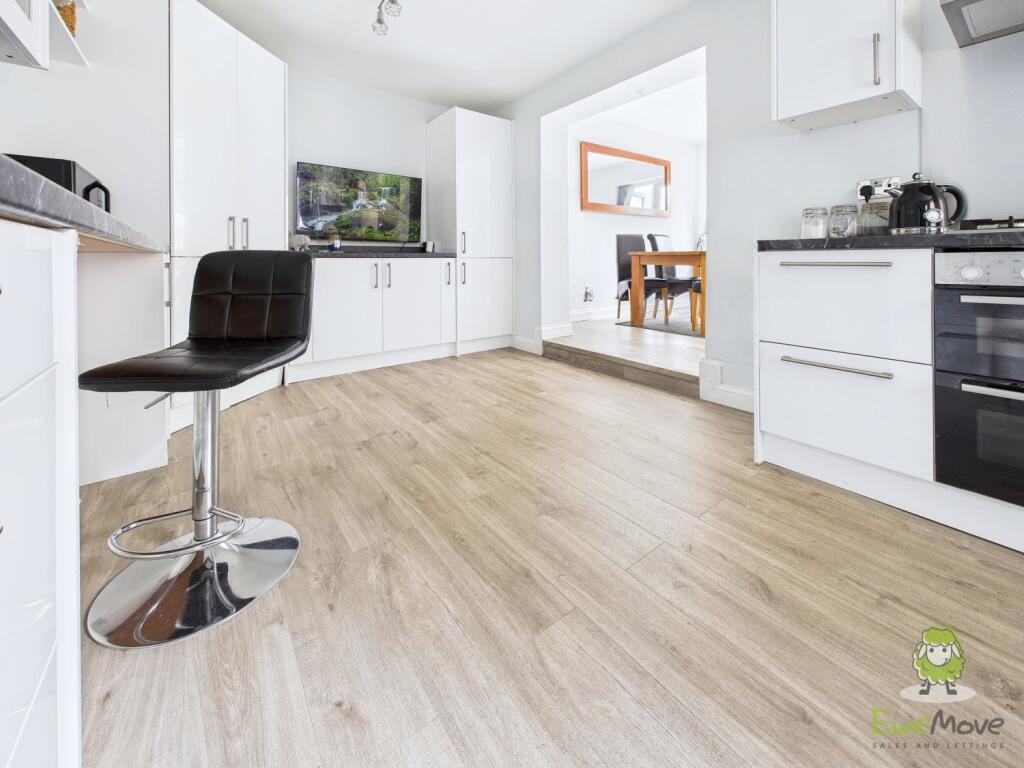 CAM01543G0-PR0160-STILL012