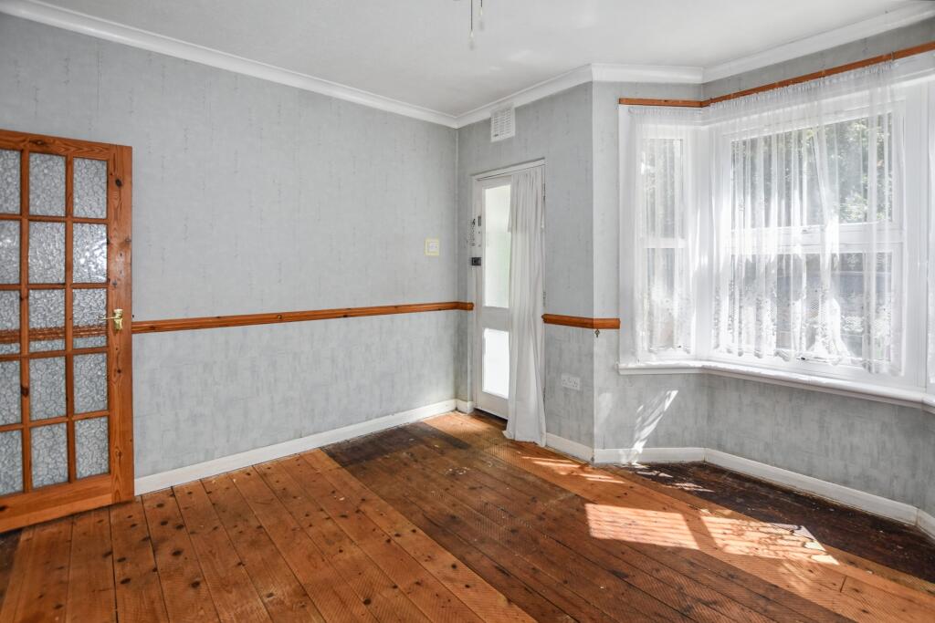 21 Athol Road, Erith, Kent, DA8 1PT